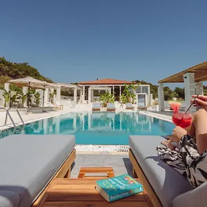 Ampelia Kassandra Aparthotel